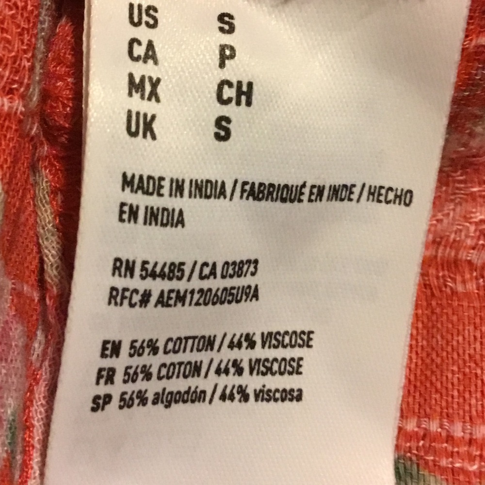 AMERICAN EAGLE RED PRINT CASUAL TOP - Picture 4 of 4